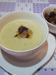 Burgonyakrémleves recept fotója