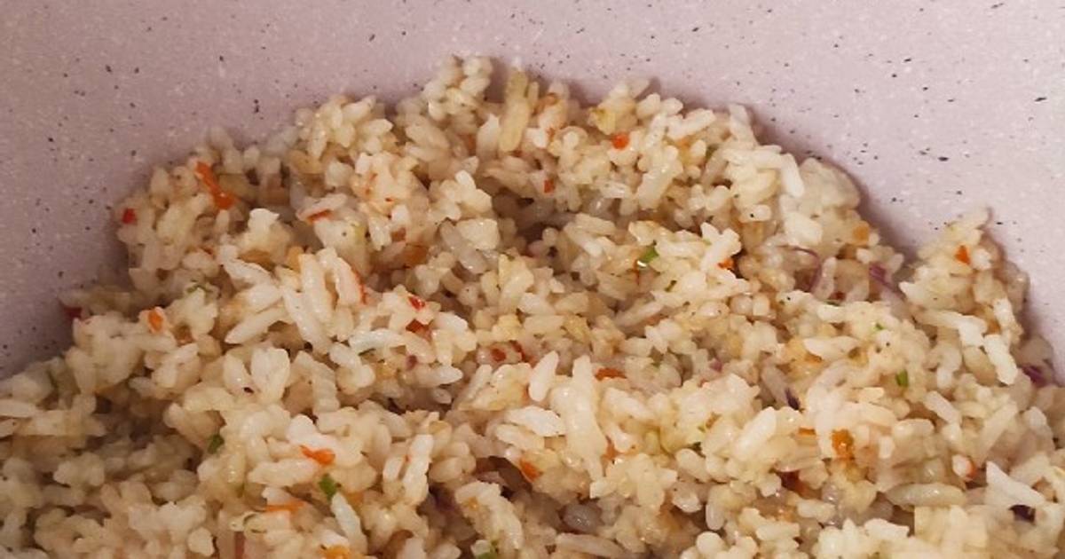 Resep Nasi goreng paling simple sedunia oleh wildaszone - Cookpad