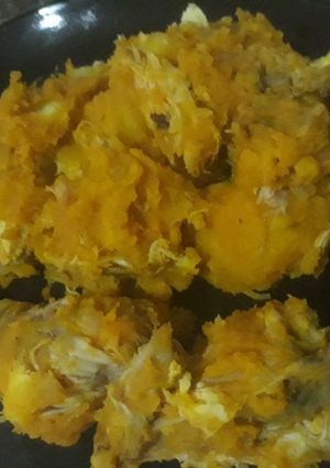 A picture of Sweet potato porriage with chicken.