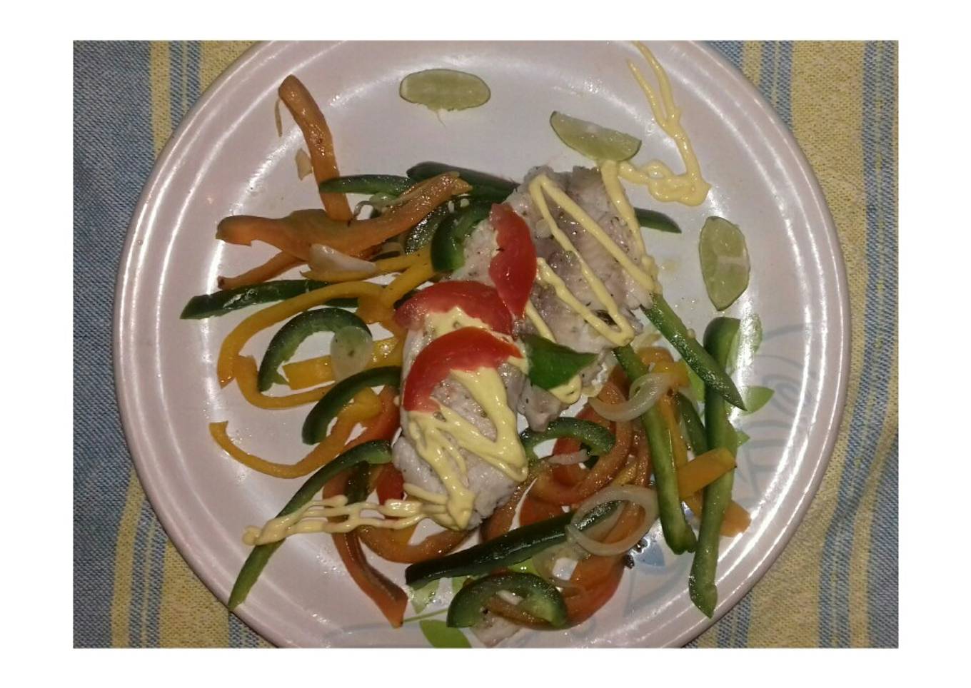 Filete acompañado de mayonesa