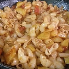 A picture of Macaroni.