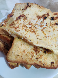 A picture of French Toast.
