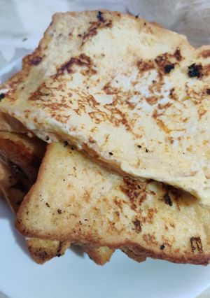 A picture of French Toast.