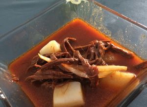Una foto de Deshebrada tipo birria
