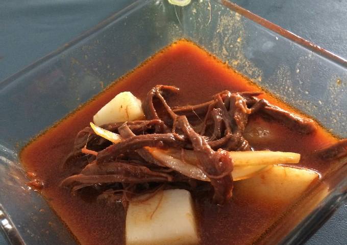 Deshebrada tipo birria Receta de Mónica Villegas- Cookpad