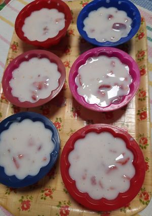 Una foto de Postrecitos saludables de Maicena y frutillas