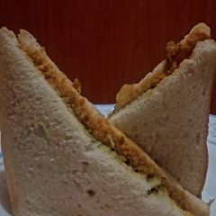 A picture of Leftover Qeema sandwich.