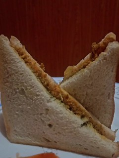 A picture of Leftover Qeema sandwich.