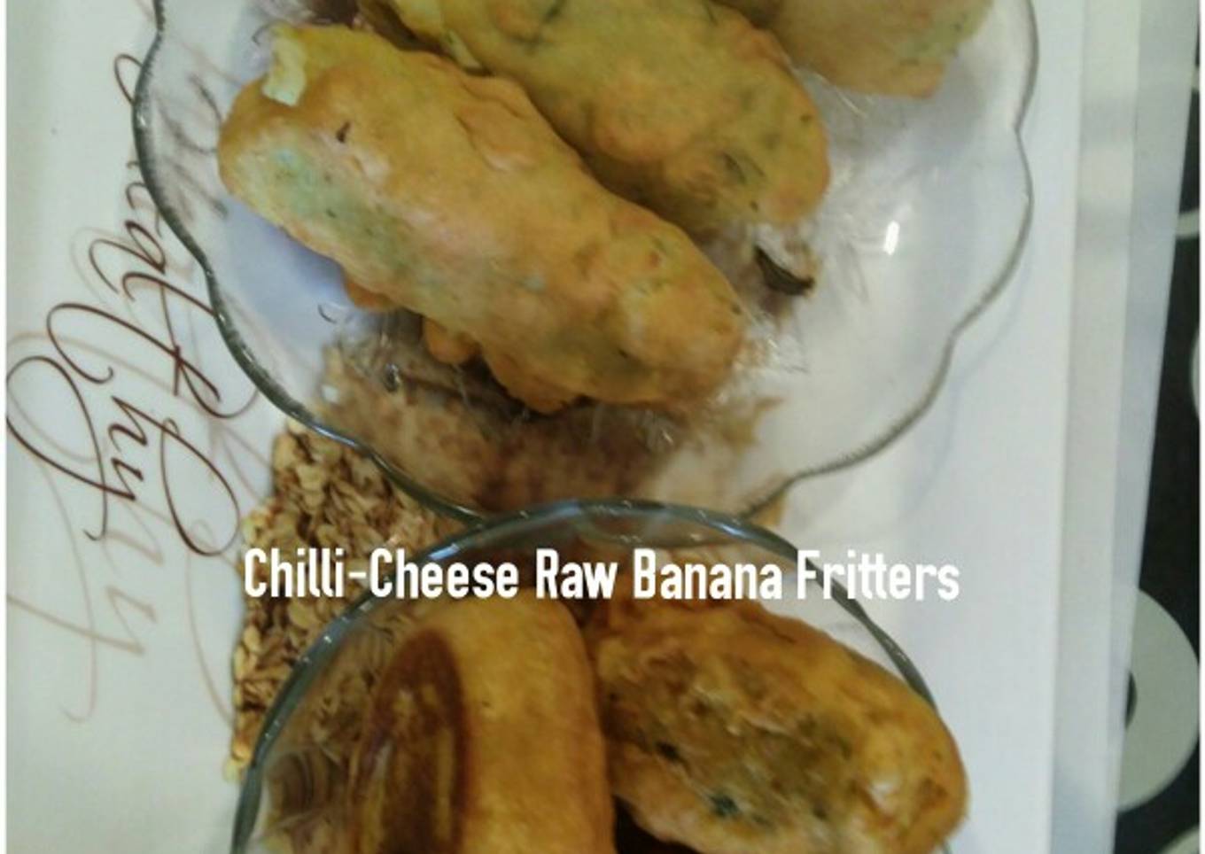 Chilli-cheese stuffed potato & raw banana fritters