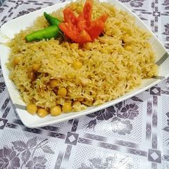A picture of Chana pulao.