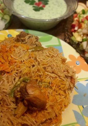 A picture of Chicken pulao.