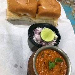 A picture of Pav bhaji.