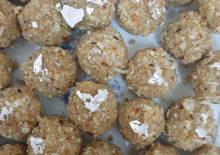 Rawa dryfruits laddu😊 (semolina sweet laddu)