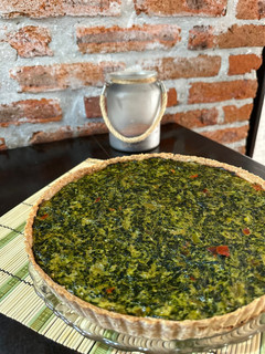 Una foto de 🥦 TARTA DE BRÓCOLI Y ESPINACA 🥦