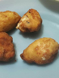 Una foto de Suprema rellena con jamón y queso