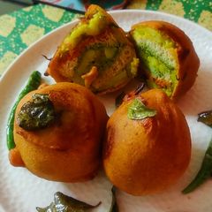 A picture of Vada Pav Ulta.