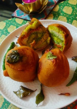 A picture of Vada Pav Ulta.