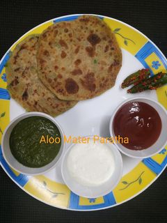 આલુ મટર પરાઠા (Alu Mutter Paratha recipe in Gujarati), રેસીપી મુખ્ય ફોટો