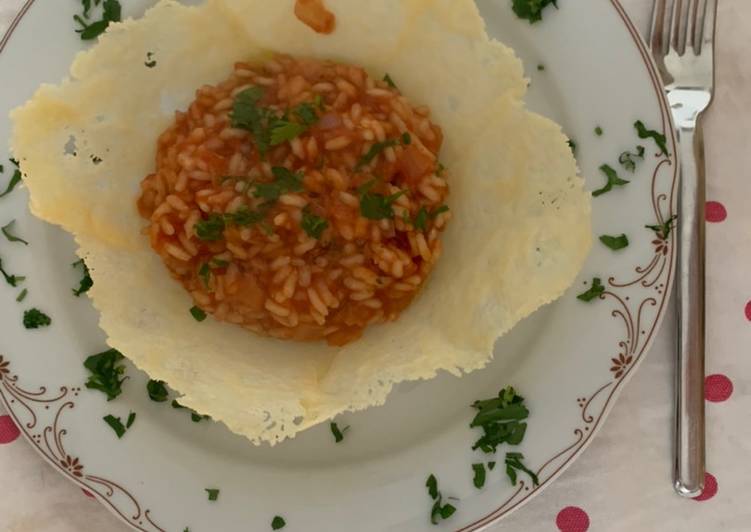 Step-by-Step Guide to Prepare Any-night-of-the-week Tomatenrisotto in Parmesanschale