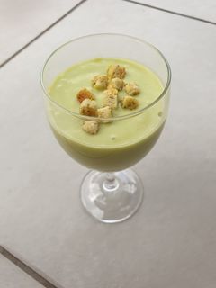 Une photo de Gaspacho d'avocat