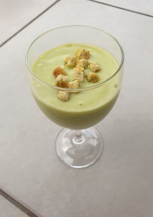 Une photo de Gaspacho d'avocat