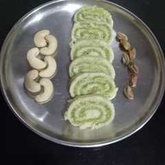 કાજુ પીસ્તા રોલ (Kaju Pista Roll Recipe In Gujarati)-レシピのメイン写真