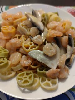 Una foto de Camarones salteados 🍤