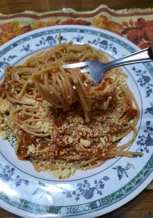 Una foto de Spaghetti con salsa de tomate