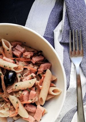 Foto di Pennette integrali saltate con vino bianco