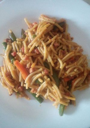 Foto principal de Fideos secos con verduritas y jamón
