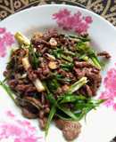 Garlic Water Spinach Stir-Fried with Beef (Low-Carb Keto Meal) (Home Cooking) (Simple Recipe) (10-Minute Quick Dish)