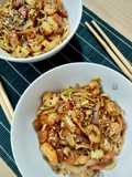 Udon noodles de gambas y verduras con salsa de pato Pekín