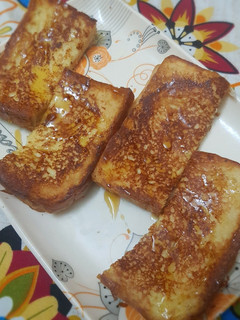 A picture of French toast.