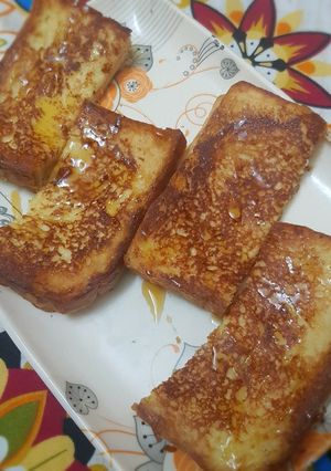 A picture of French toast.