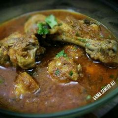 A picture of Chicken gravy.