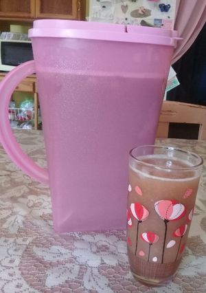 Una foto de Agua de durazno 🍑🍑🍑