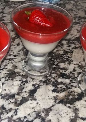 صورة لوصفة باناكوتا بالفراولة 🍨🍨🍓🍓