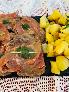 Foto di Saltimbocca di vitello alla romana con patate