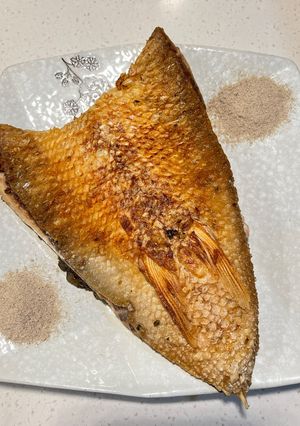 Fried Milk Fish Belly 煎虱目魚肚 的食譜成品照片