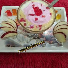 Apple kheer wth icecream A picture of Apple kheer wth icecream.