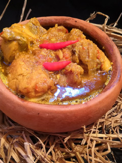 চিকেনের ঝোল (Chicken er jhol recipe in Bengali) রেসিপির প্রধান ছবি