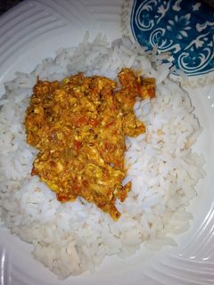 Shinkafa da sauce din kwai ainihin hoton girkin