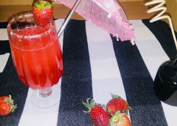 How to Make Favorite Strawberry mimosa