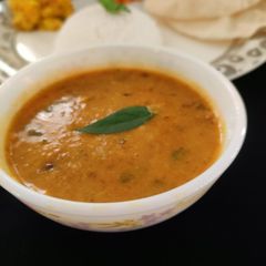 A picture of Parippu curry.
