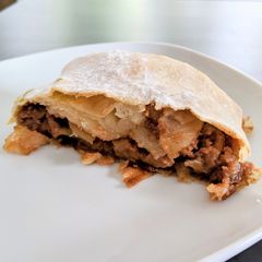 A picture of Apfelstrudel.