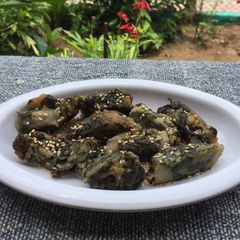 A picture of Farali Patra (arabi leaves).