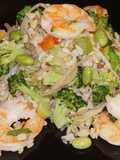 CAMARONES SALTADOS CON ARROZ INTEGRAL, BROCOLI Y EDAMAME