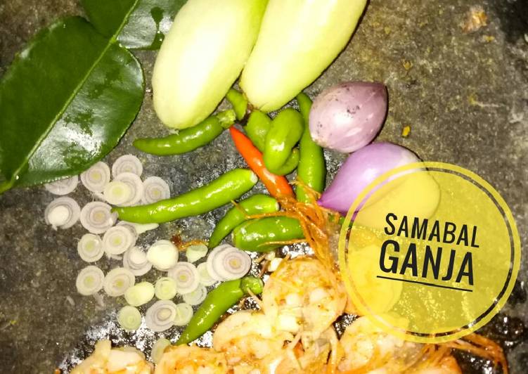 Bagaimana Menyiapkan Sambal ganja, Bisa Manjain Lidah