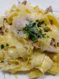 Pappardelle with chicken, chanterelles and cream