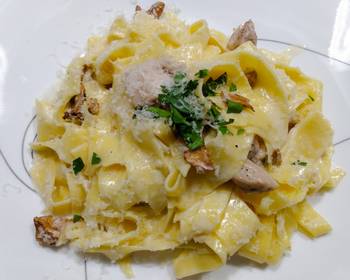 Fresh, Serving Recipe Pappardelle with chicken chanterelles and cream Delicious Nutritious